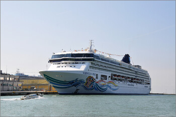 Norwegian Cruise Line продлевает приостановку круизов до конца октября
