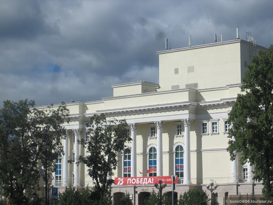 Пешком по Тюмени — от драмтеатра до Моста Влюбленных