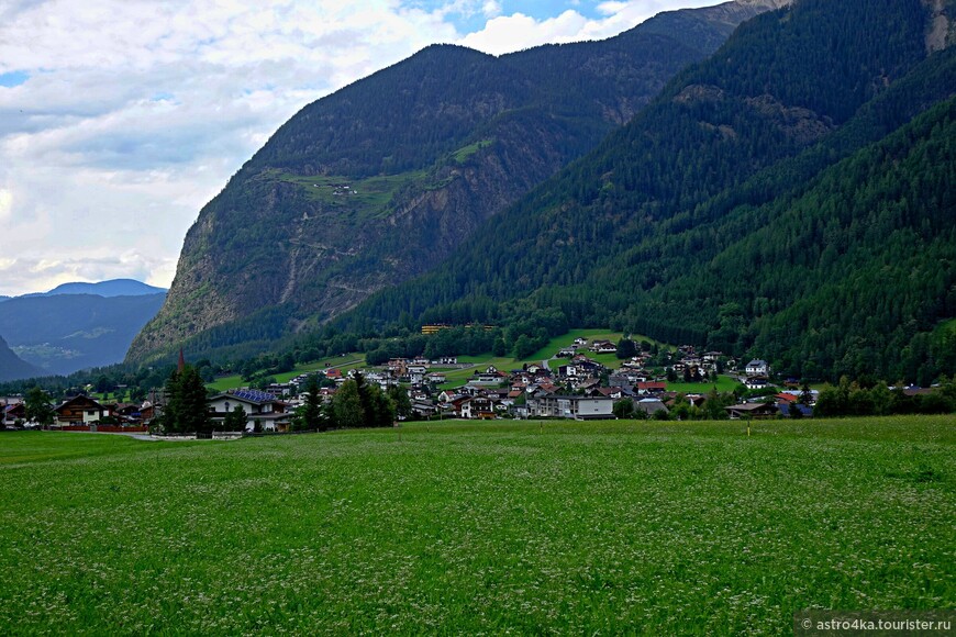 Деревня Umhausen, возле которой расположен водопад Штуйбенфаль.