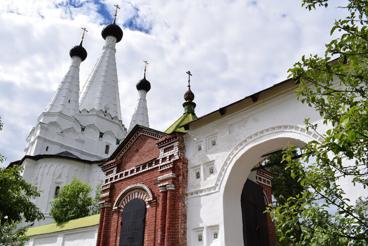 Успенская церковь при Алексеевском монастыре