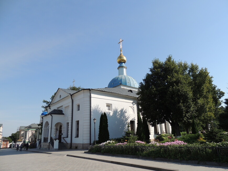 Храм в честь Казанской иконы Божией Матери.