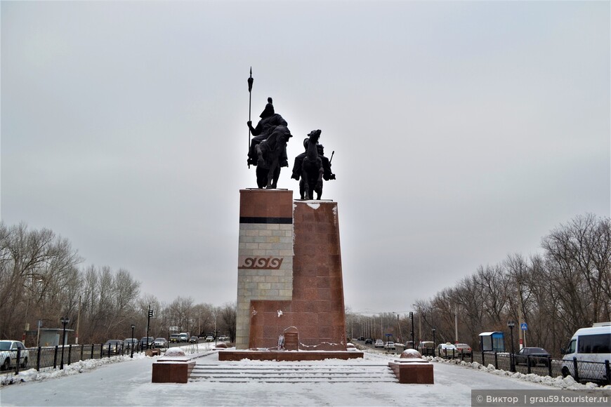 Гигантские герои казахского народа