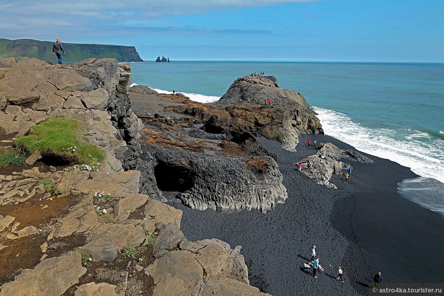 Вокруг Исландии с палаткой. Лавовое поле с пирамидками; самый красивый чёрный пляж на Земле; скалы пальцы тролля и дивная каменная арка