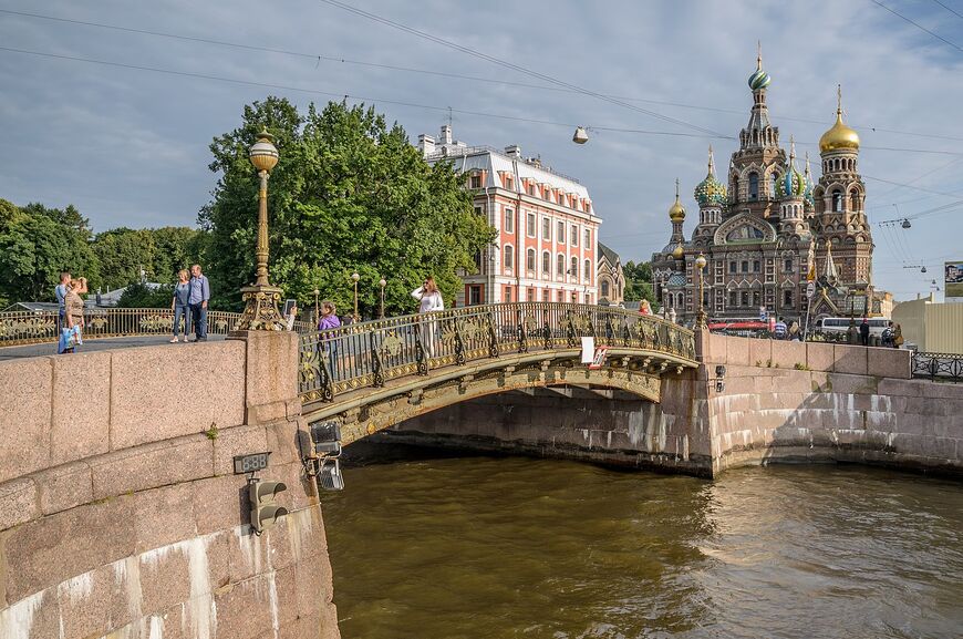 Мало-Конюшенный мост