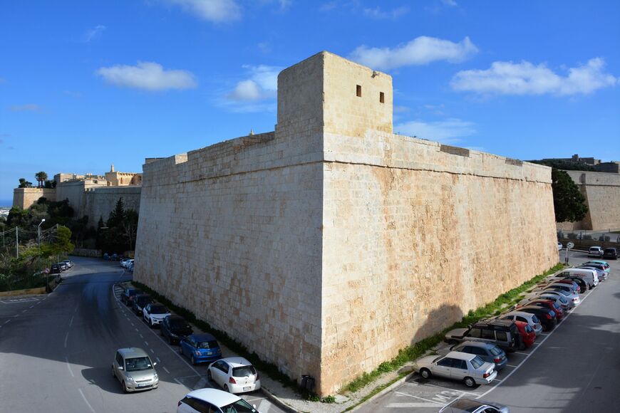 Крепостная стена древней столицы
