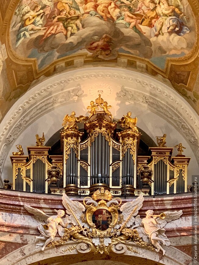 Собор Карлскирхе в Вене