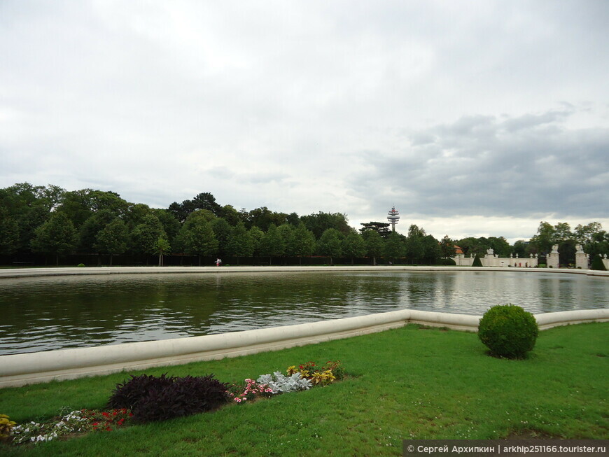 Парк дворца Бельведер в Вене