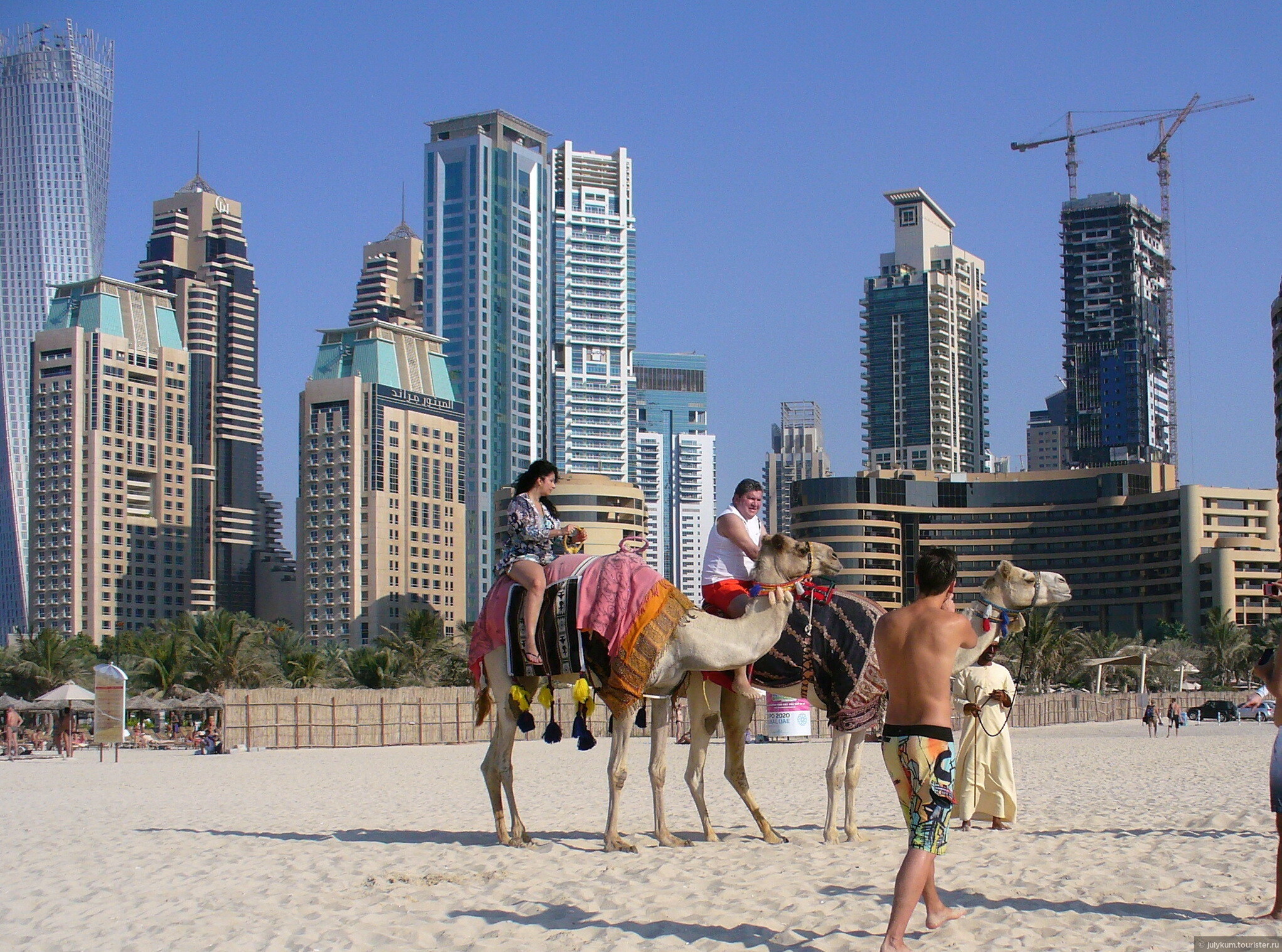 Дубай что там сейчас. Кайт Бич Дубай. ОАЭ туристы. Типичный Дубаи. Пляжные развлечения Дубаи.