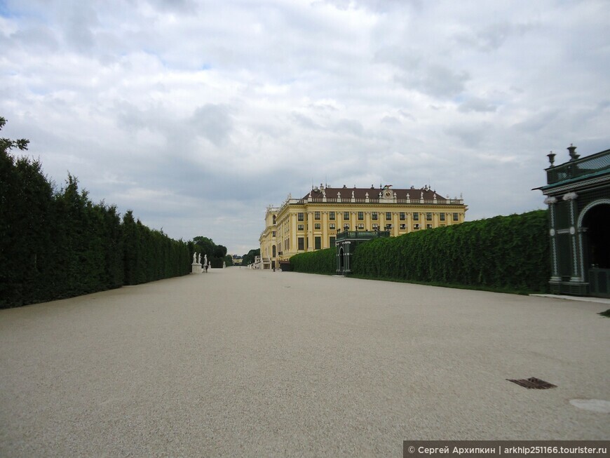 Дворцовый парк Шенбрунна в Вене