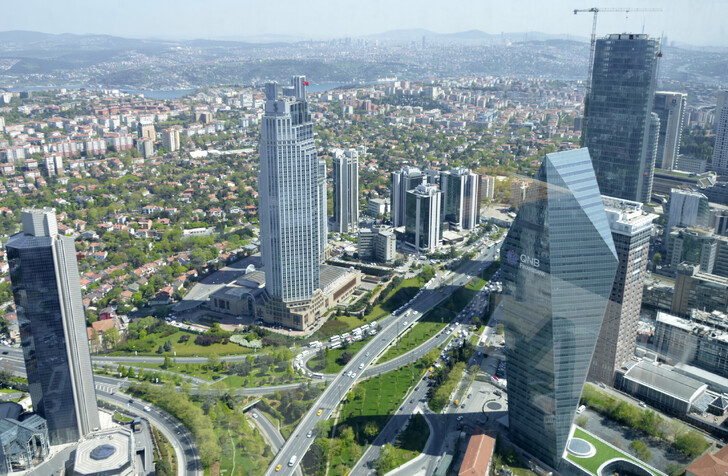 Вид на Стамбул с небоскрёба Сапфир
