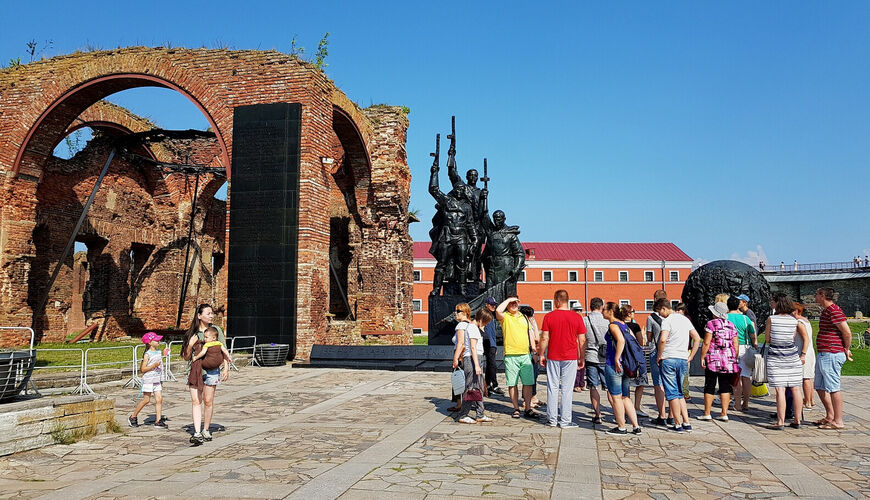 Мемориальный комплекс, посвященный обороне Орешка в 1941-1943 гг. 