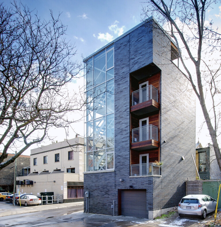 Пара из Торонто купила гниющие гаражи и построила на их месте 5-этажный дом за 1,7 миллиона долларов