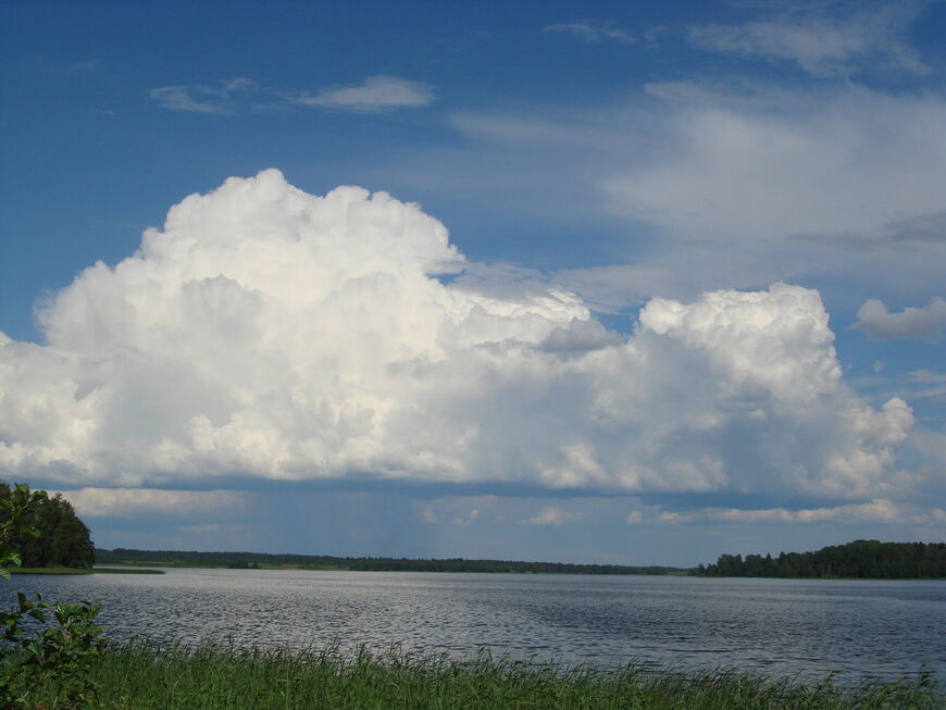 Озеро Заозерье в Новгородской области
