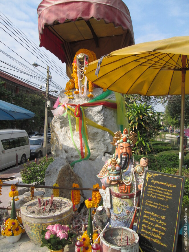 Забавный объект в историческом центре тайской столицы