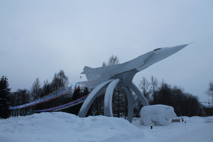 Памятник «МиГ на взлете»