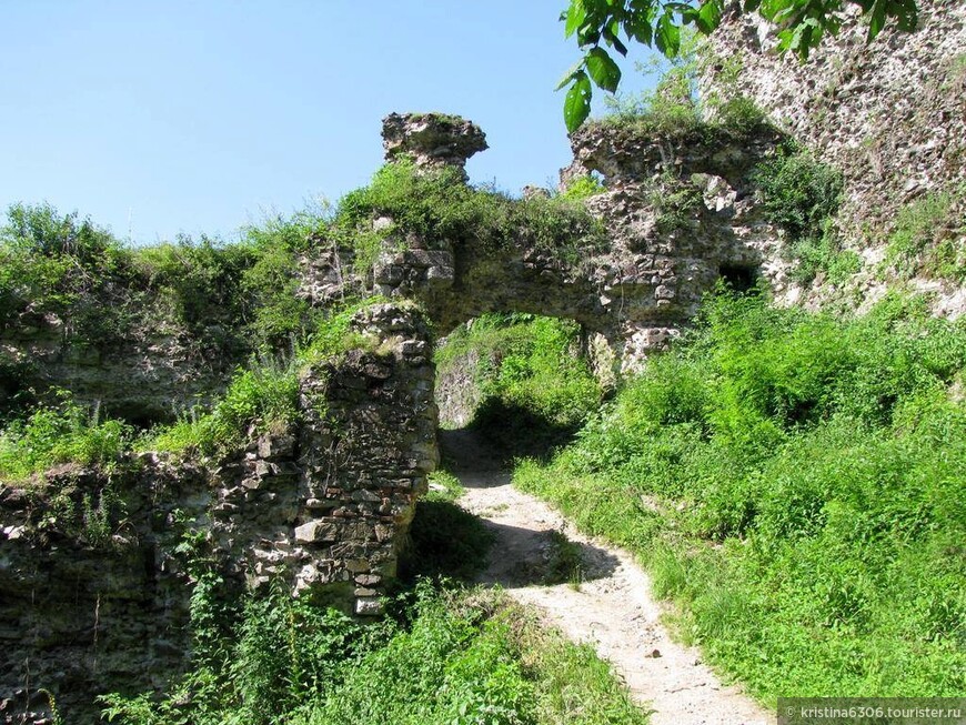 На развалинах Хустского замка
