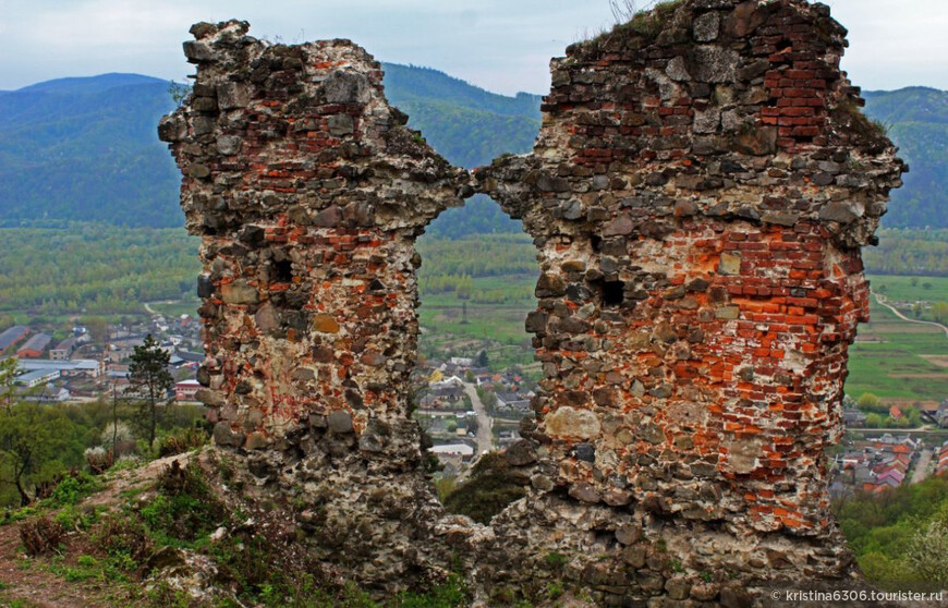На развалинах Хустского замка