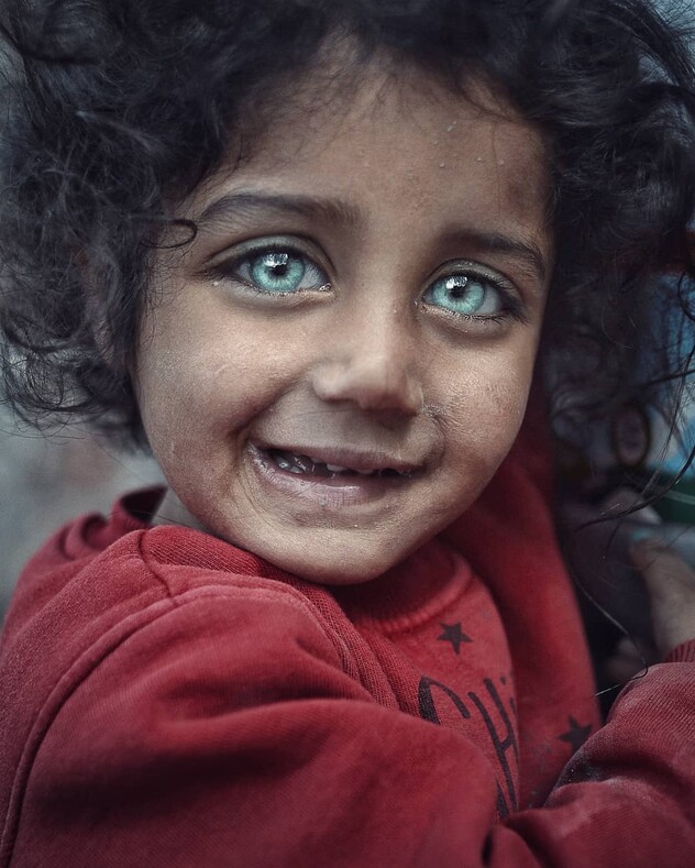 20 случайных фото, моделями на которых стали дети с экстраординарным цветом глаз