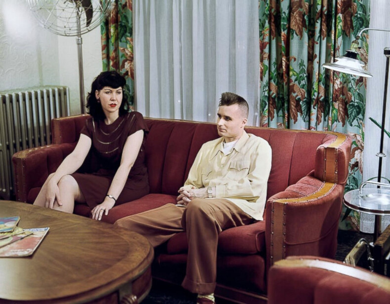 Жить, как во времена Элвиса Пресли: фото современных семей, «застрявших» в 50-х, и их домов (одежда, быт и увлечения — все, как в молодости бабушек и дедушек)