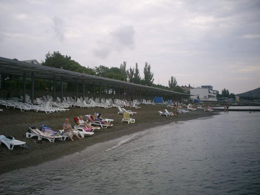 Пляж ТОК «Горизонт» в Судаке