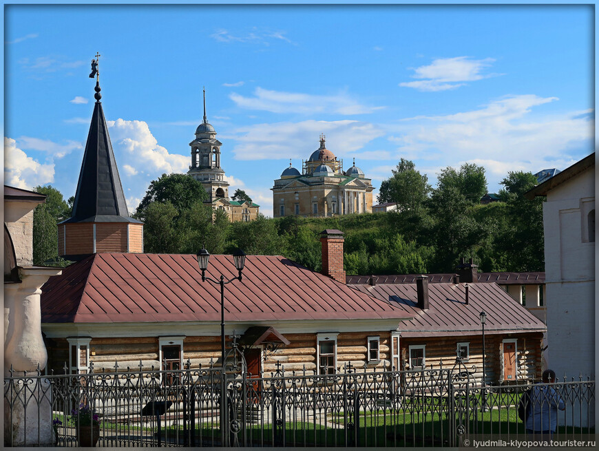 Вид на Борисоглебский собор из Успенского монастыря