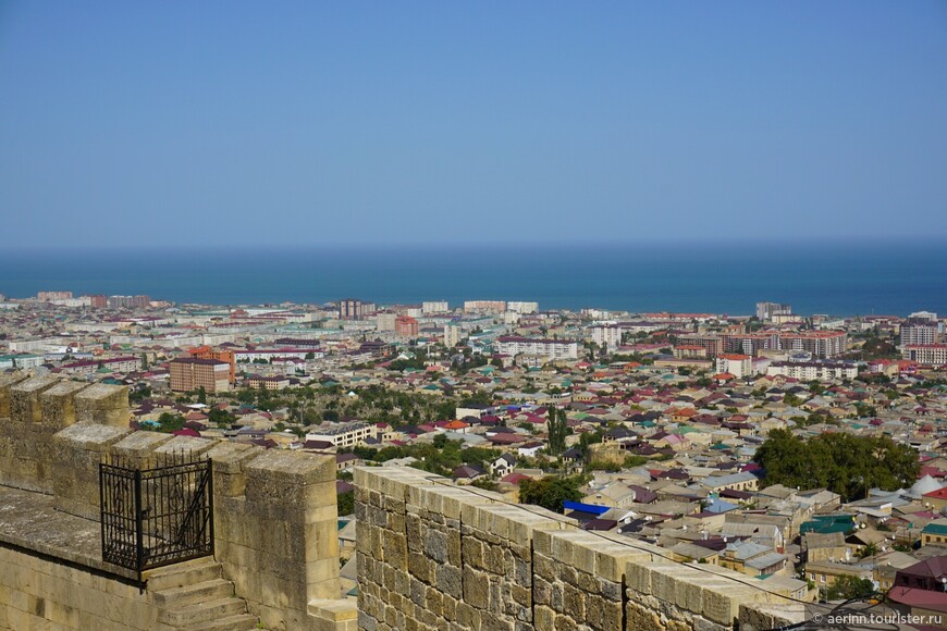 Вид с крепости Нарын-Кала