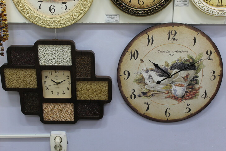 Часы «Чайка» в фирменном магазине
