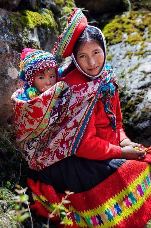 Фотограф из Румынии делает снимки красивых мам по всему миру