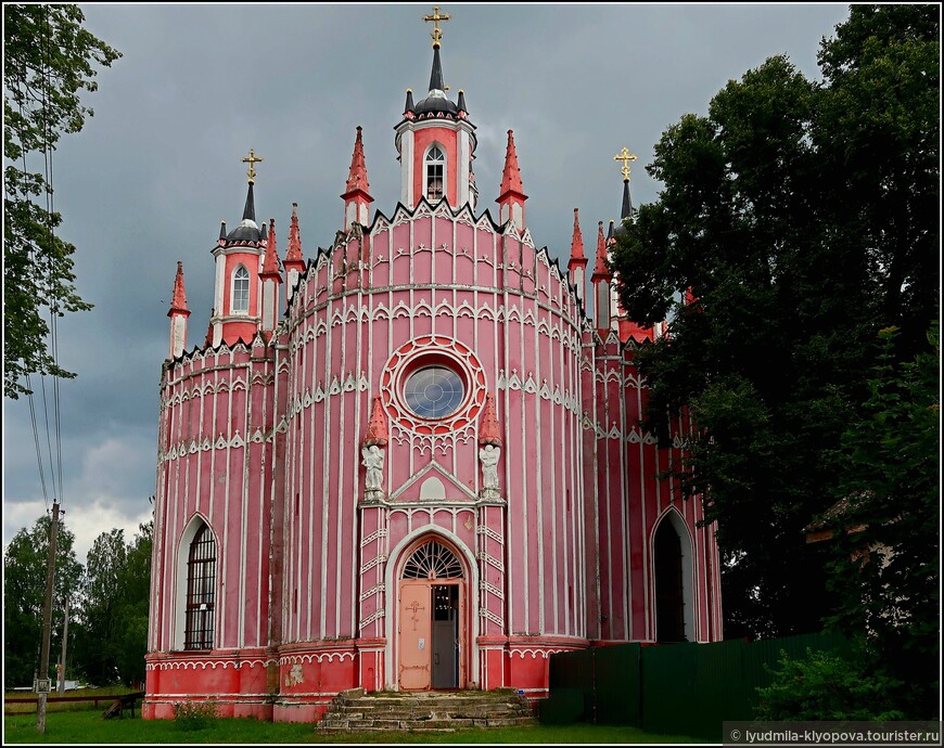 Преображенская церковь в Красном