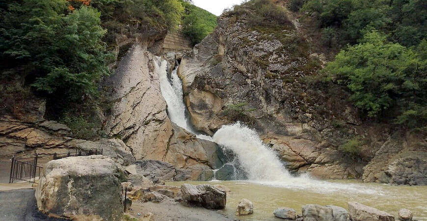 Хучнинский водопад в Дагестане — фото, как проехать, отзывы, видео, на  карте, дорога из Дербента