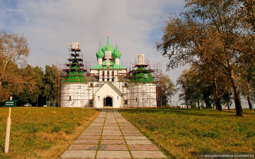 Мемориал на Красном холме. Сергиевская церковь