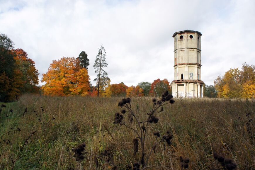 Водонапорная башня в Приоратском парке