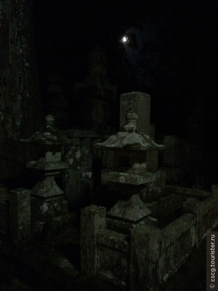 6-ой день в Японии. Коясан. Проживание у монахов, ночная прогулка на кладбище Окуноин, Гаран, храм Конгобу-дзи