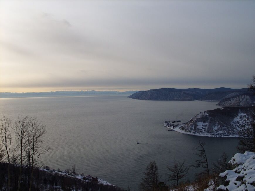 Зимний пейзаж. Вид на Шаман-камень и порт