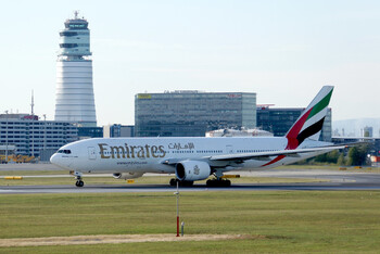 Emirates возвращает обычный режим питания на своих рейсах 