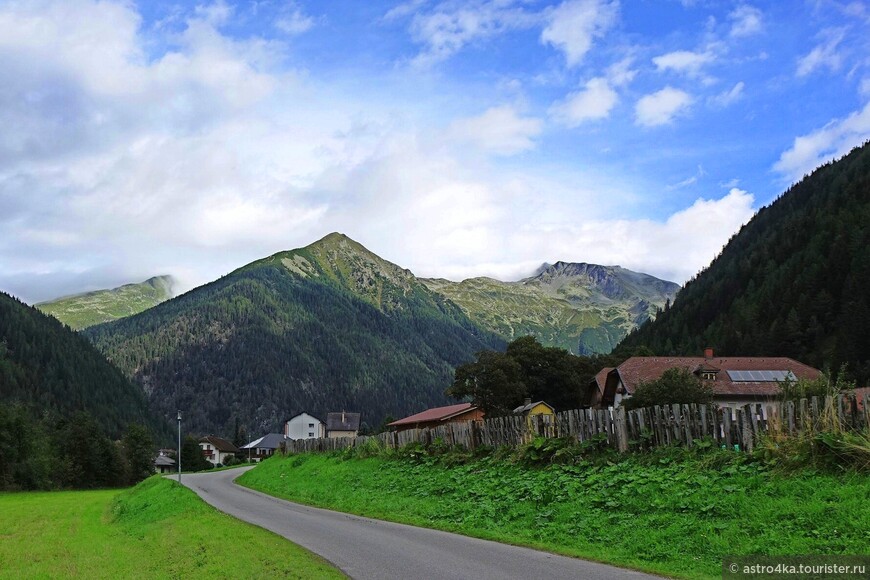Деревня в долине Дёзенталь, возле которой начало маршрута на вершину Sölleck.