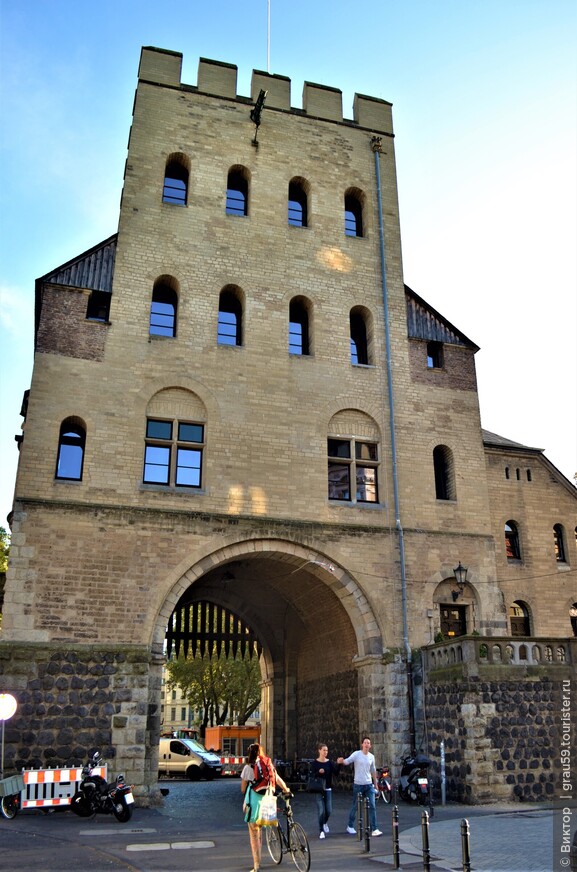 Ворота Кёльна Severinstorburg