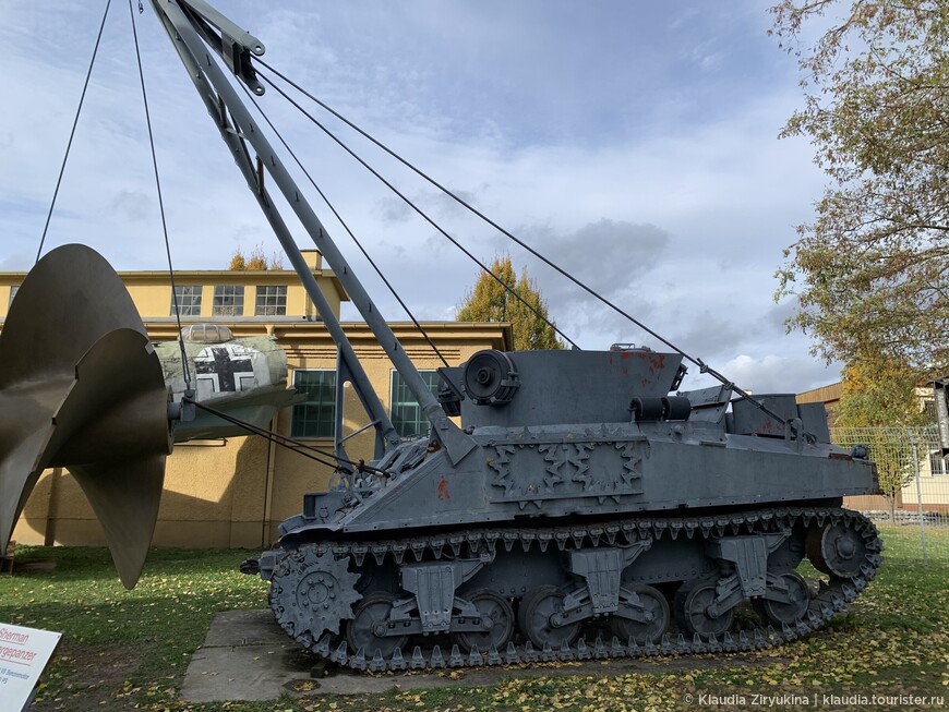 Горный танк Шерман М32, фордовский бензиновый двигатель, скорость 40 км/ч. Запас хода 150 км, 500 л.с. 