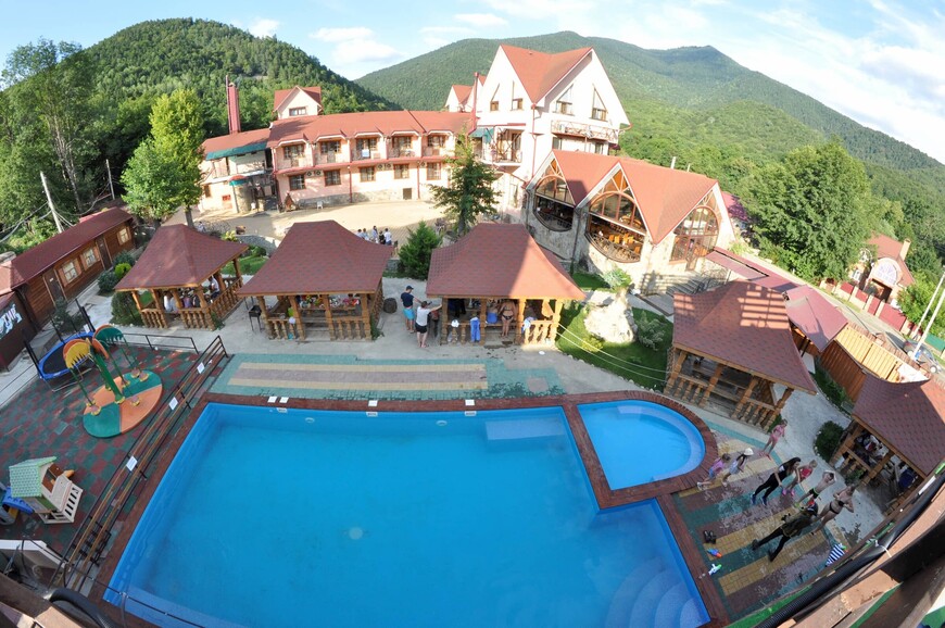 Сезонный бассейн отеля «Абаго»