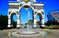 Триумфальная арка с фонтаном