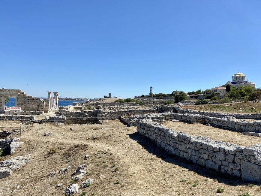 Остатки древнего города