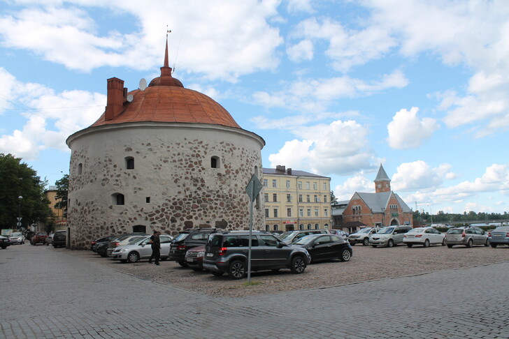 Круглая башня на Рыночной площади