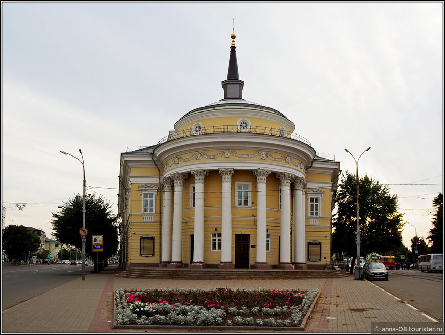Орловский государственный театр для детей и молодежи «Свободное пространство» с 1981 года занимает здание, построенное в 1799 году для Городской думы и Городского магистрата. Здание значительно перестроено, но его фасад  сохранил первоначальное архитектурное решение.
