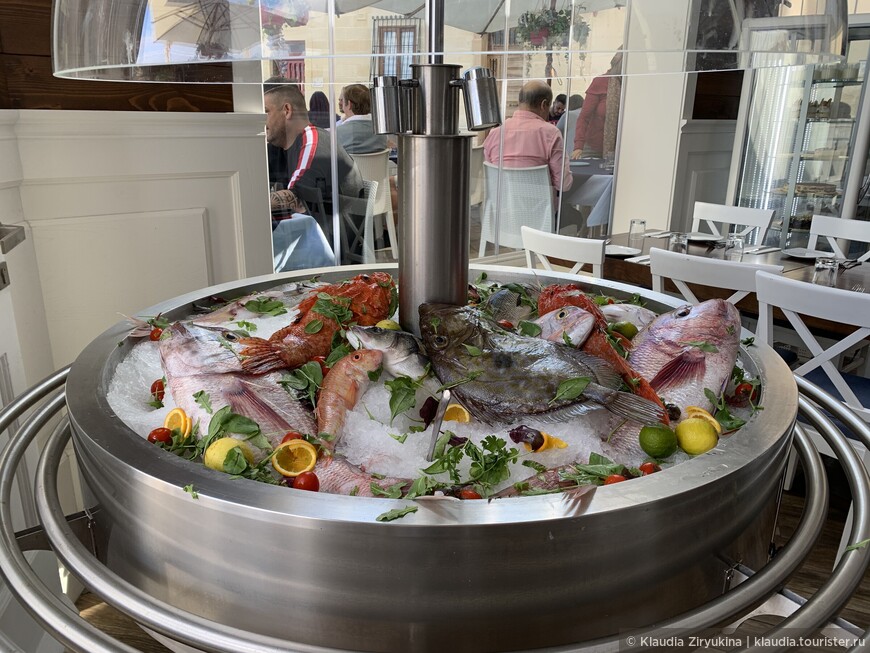 Рыбный ресторан в рыбацкой деревне, куда приезжают полакомиться со всей Мальты