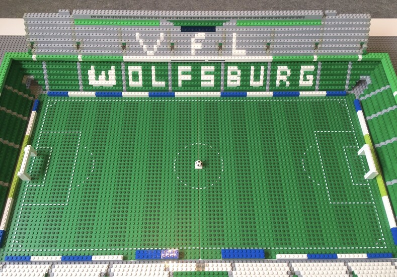 12-летний парень из Великобритании строит футбольные стадионы из конструктора Lego