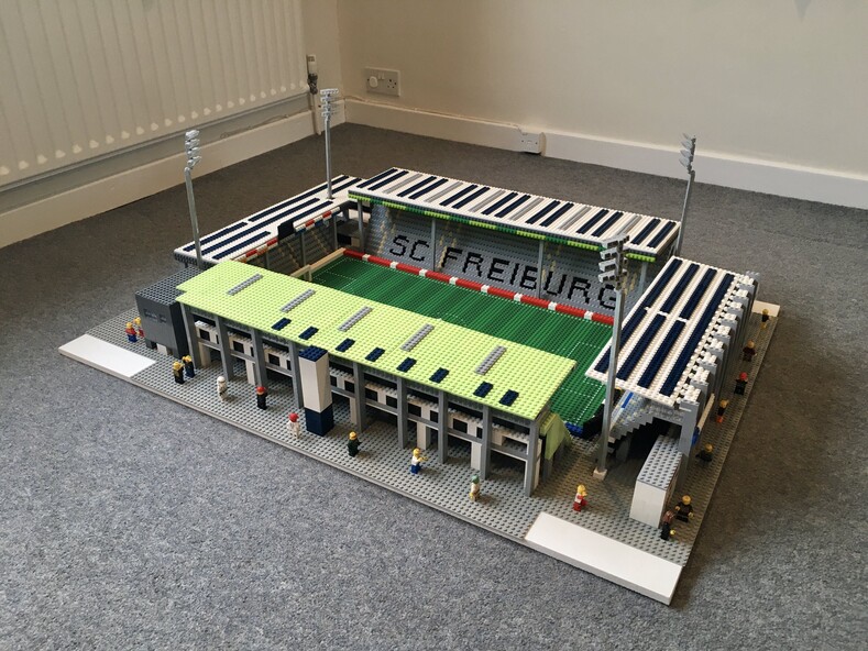 12-летний парень из Великобритании строит футбольные стадионы из конструктора Lego