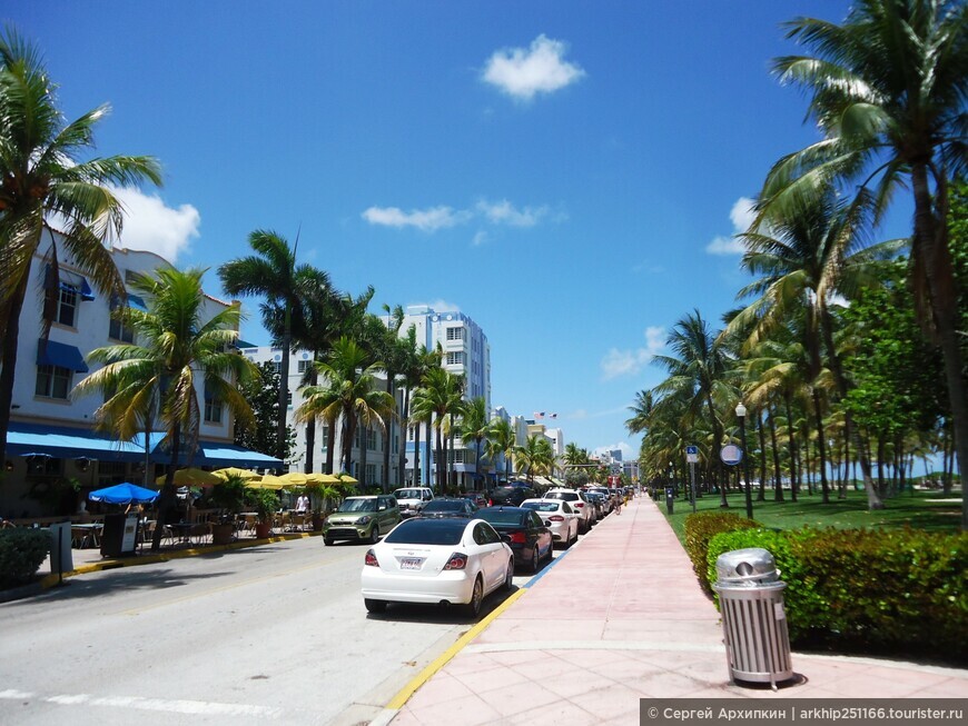 Улица Оушен Драйв — знаменитый променад Майами-Бич во Флориде