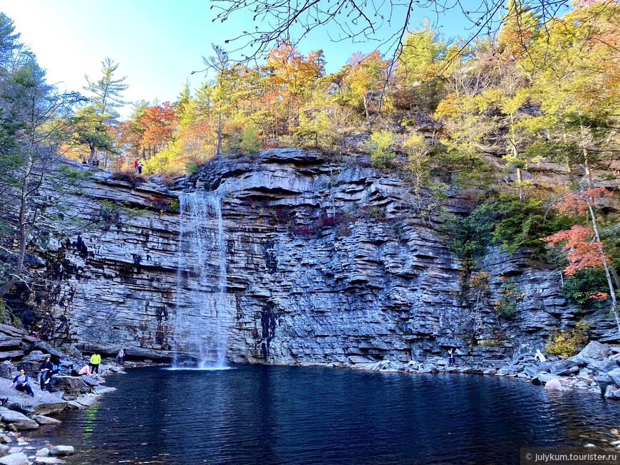 Водопад Авостинг Фоллз в парке Минневаска, штат Нью-Йорк