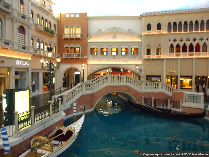 Венецианские каналы и Дворец дожей — одна из главных достопримечательностей Лас-Вегаса