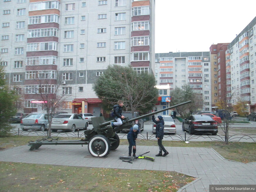 Небольшой тематический парк на юго-востоке города 